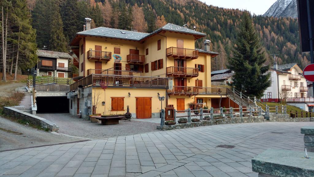 Hotel Le Nid De L'Aigle Champoluc Exteriér fotografie